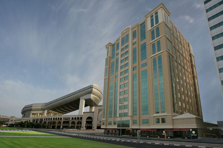 Auris-Plaza-Dubai
